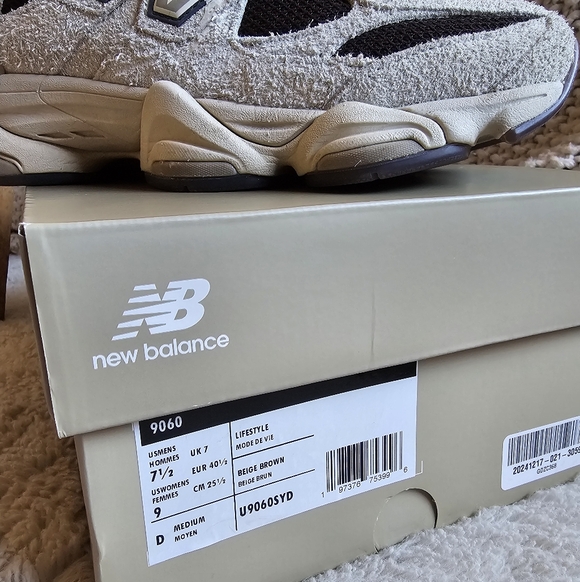 New Balance 9060 - Picture 6 of 13